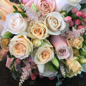 traditional wedding flowers with pastel roses