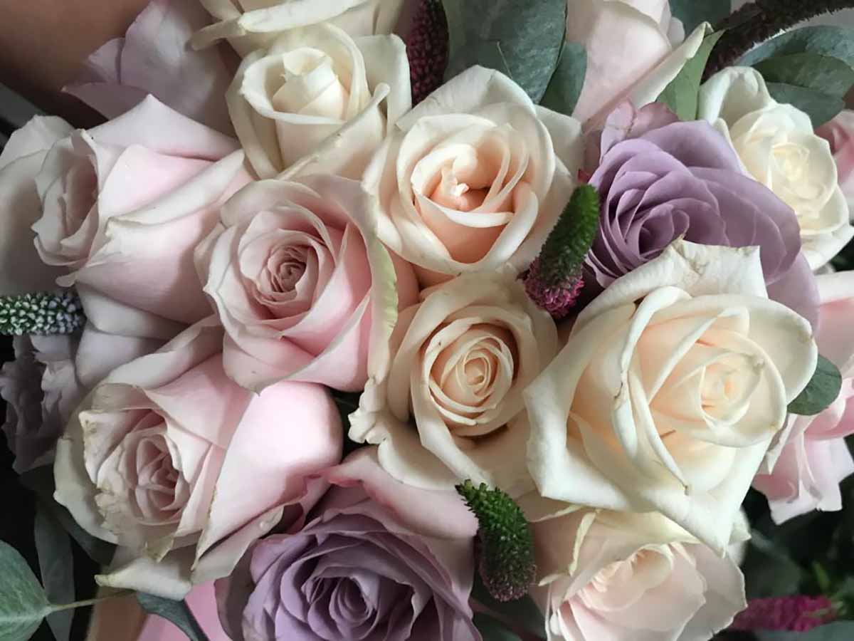 beautiful wedding flowers with roses